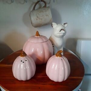 10 Strawberry Street Pumpkin Salt and Pepper Shakers